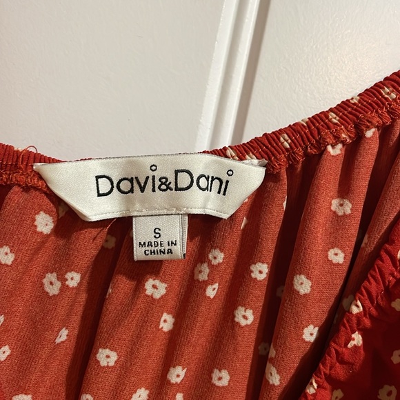 Red white asymmetrical sundress. - Picture 5 of 7